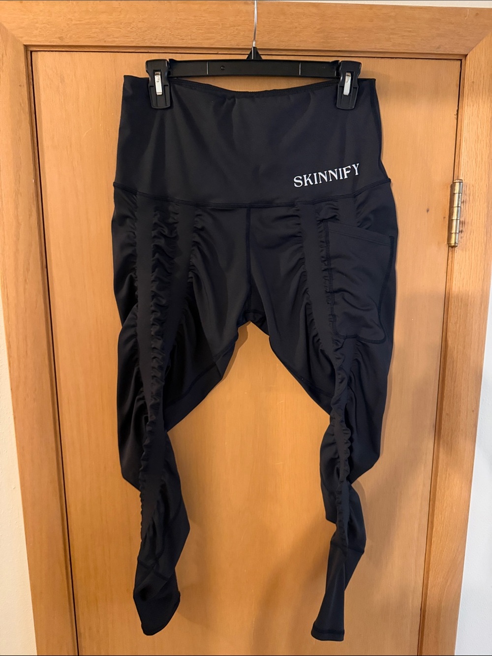 Skinnify Women’s Ruched Resistance Leggings Black Size Large